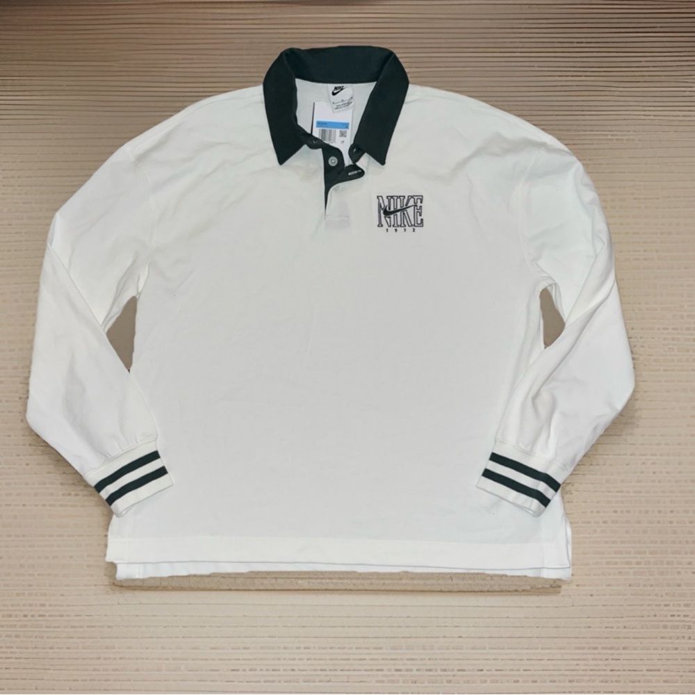 Nike Sportswear Women's Essential Oversized Long-Sleeve W/Embroidered Logo Polo
